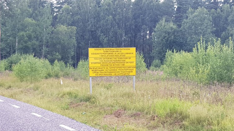 Дали тази селска улица не е пътят на Путин към НАТО? 