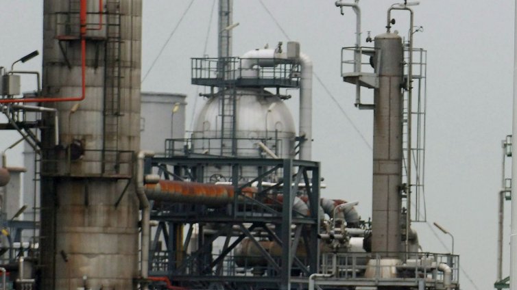 Шефът на OMV със съвет: Не искате скъп бензин, вървете пеша