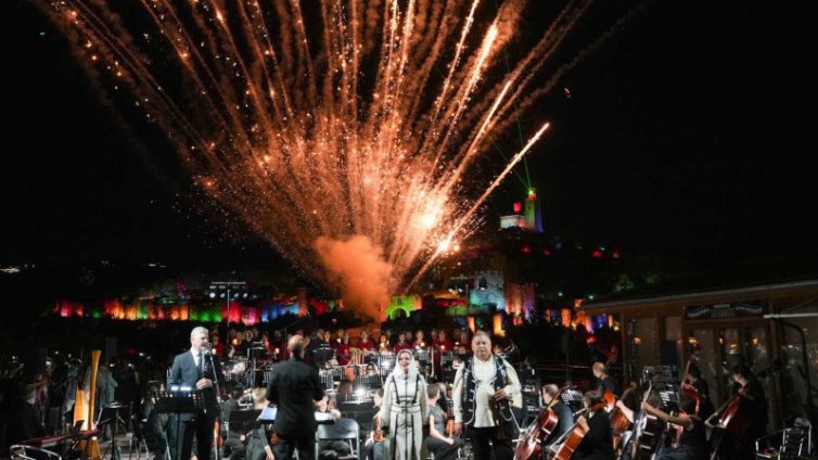 Велико Търново отбеляза 40 години "Звук и светлина" с музика на живо