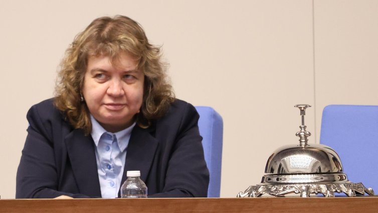 Киселова за войната на пътя: Не е достатъчно само да се промени закона