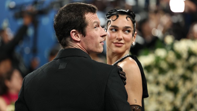 Романтично сафари за Дуа Липа и годеникът ѝ