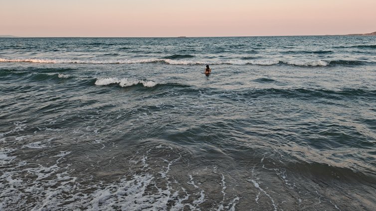 Черен 20 август: Морето взе три жертви, дете е в критично състояние