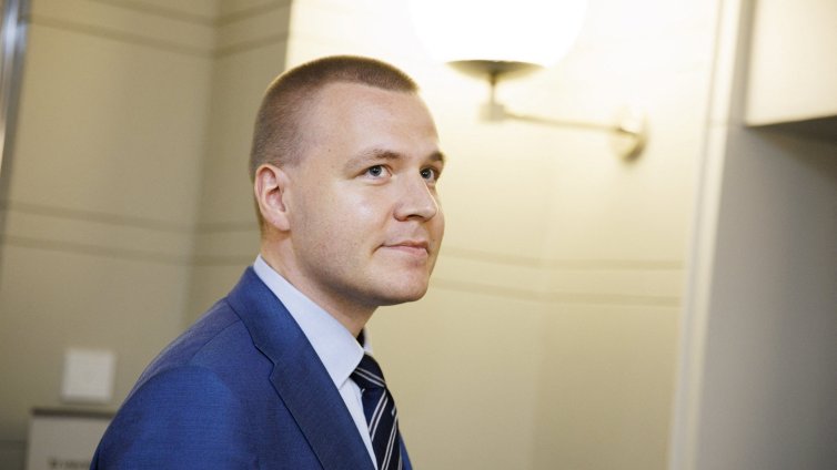30-годишен финландски депутат почина в парламента