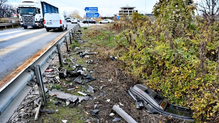 Шофьорът, убил семейство край Пловдив, остава в ареста 