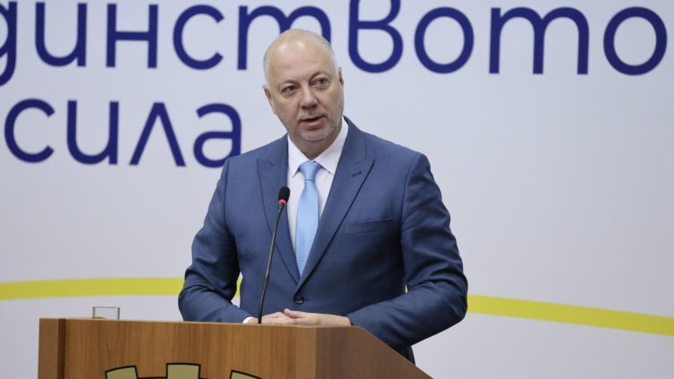 Желязков: Осъждаме нарушаването на въздушното пространство на Полша