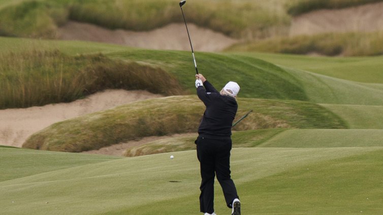 Тръмп е прекарал близо 30% от президентството си до момента на голф игрището