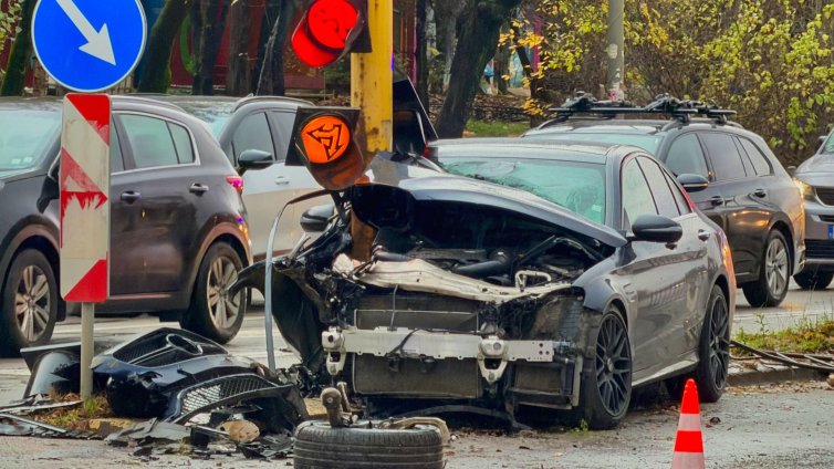 Катастрофа на столичния булевард &ldquo;Тодор Александров&rdquo; СНИМКИ