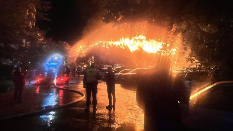 Голям пожар тази нощ в столичния квартал "Гоце Делчев"