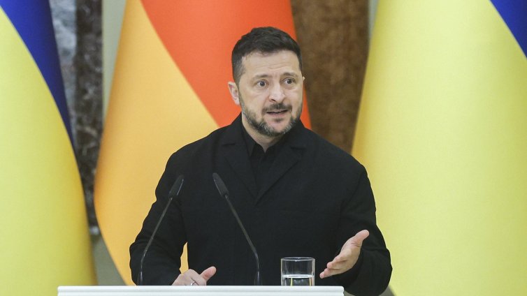 Зеленски към Урсула: Русия удари украинската енергетика след обявеното примирие