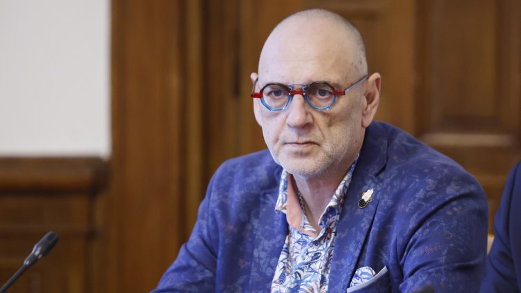 Избраният за депутат Любен Дилов - син е получил инсулт в Италия