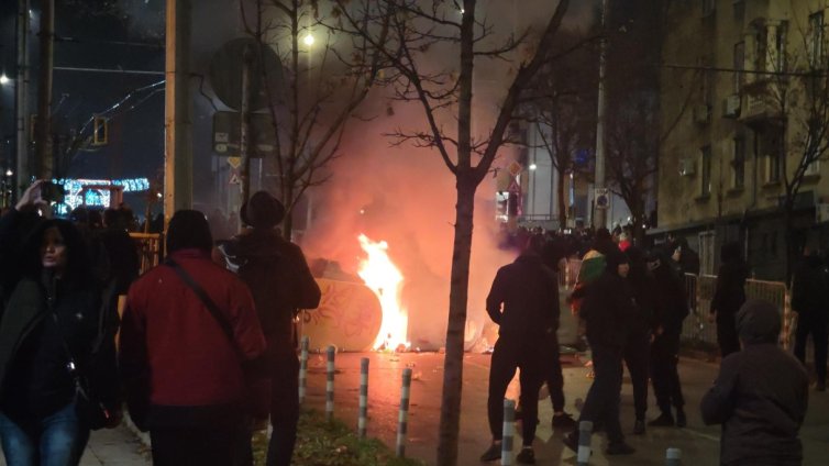 ЕРМ Запад обясни защо е спрял тока в части от центъра на София