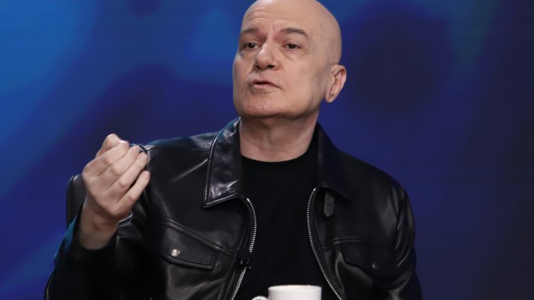 Слави се обяснява още за думите, че няма да се коалира с ГЕРБ