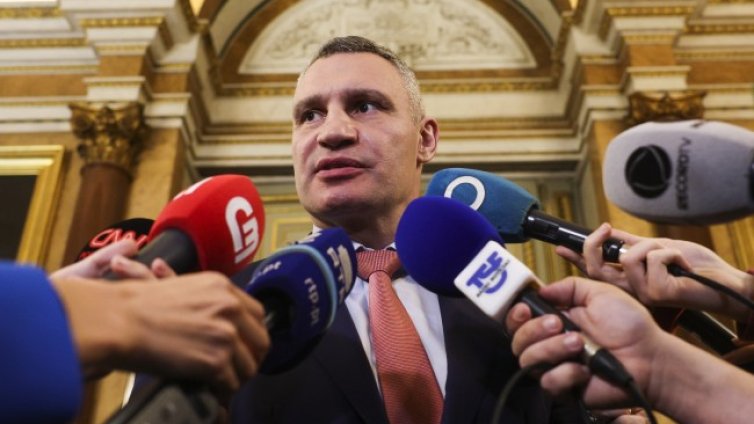 Кличко отново захапа Зеленски: Уволнението на Залужний беше грешка  