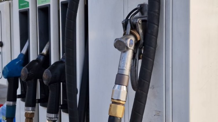 Бензинът у нас поскъпнал с 3 ст. за последния месец, дизелът - с 6 ст.