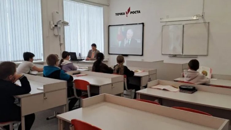 Питат децата в руските училища: Какво обединява руския и украинския народ?