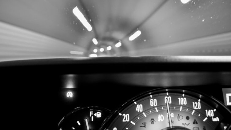 Фучи с 260 км/ч по АМ "Хемус", за да си продаде колата и... успя