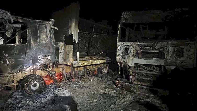 Поне 21 души, чакащи на опашка за пенсии, са били убити при руски удар в Украйна