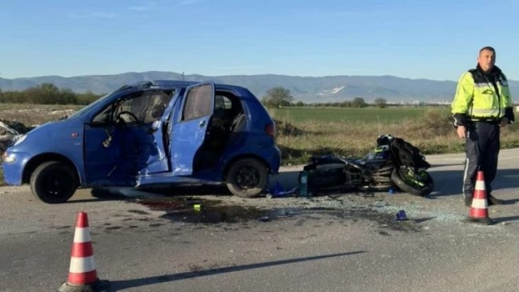 Катастрофа до Пловдив: Моторист в шокова зала, шофьорът дрогиран