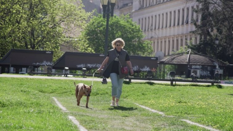Слънчево и топло в сряда с градуси до 28&deg;