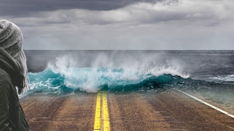 Горещи вълни и наводнения застрашават крайбрежията