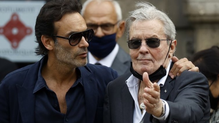 Ален Делон с най-високото украинско отличие 