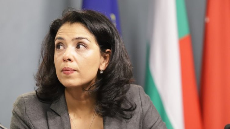 Григорова отговори на Нинова за сглобката с ГЕРБ: Поредна манипулация 