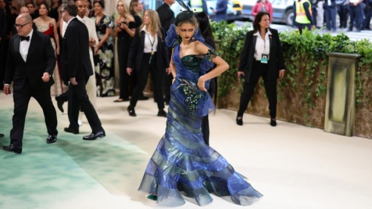 Зендая отново зашемети на Met Gala