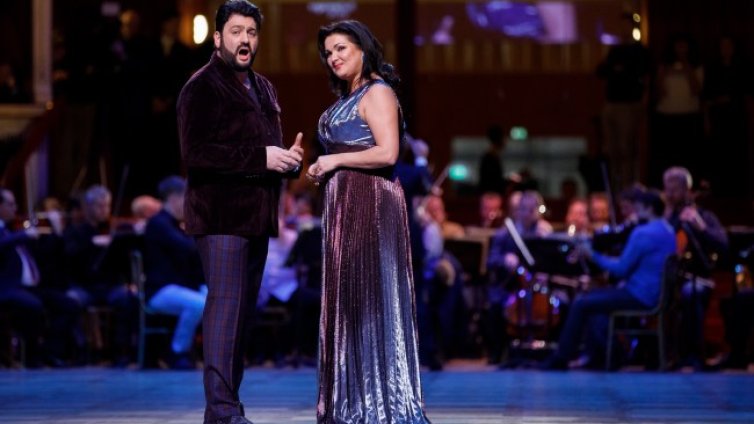 Сопраното Анна Нетребко се разделя със съпруга си Юсиф Ейвазов