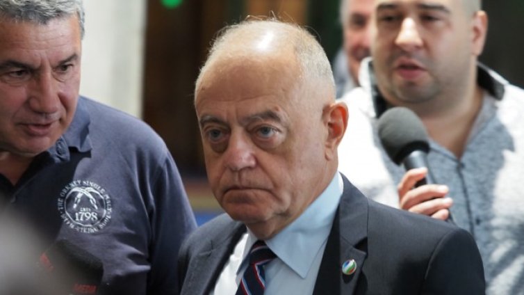 Атанасов заподозря, че Борисов може да е под охрана, защото му оказват натиск за правителство