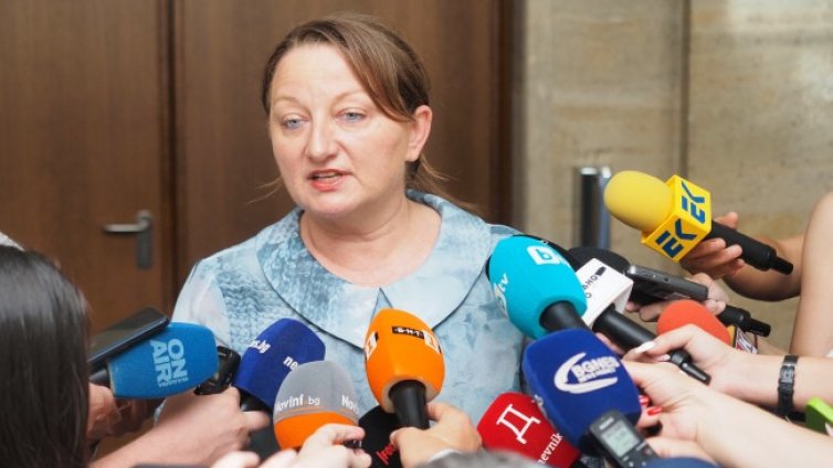 Деница Сачева: При сегашното положение по-честното решение си остават изборите