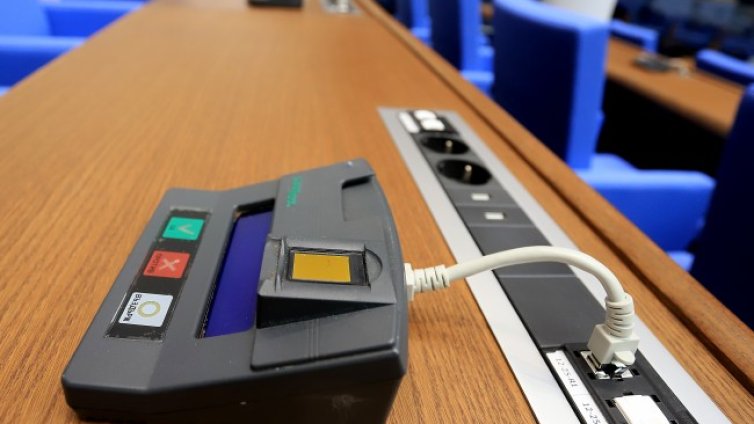 Парламентът одобри окончателно актуализацията на бюджета