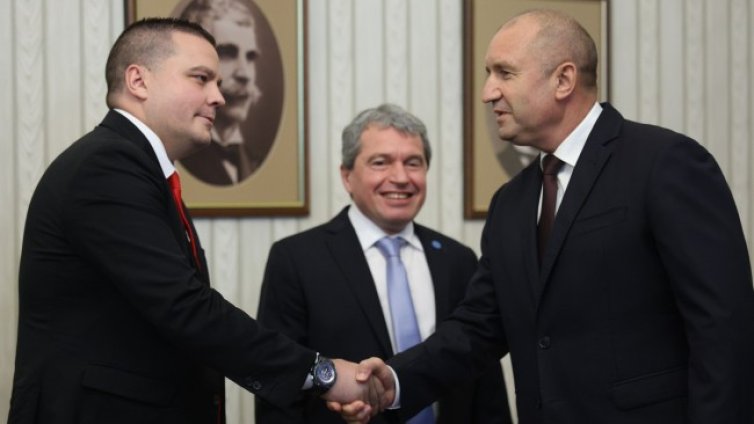 Радев приема ИТН утре в 12 часа 