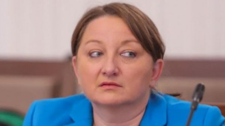 Сачева: Не очаквам Назарян да бъде свалена от поста