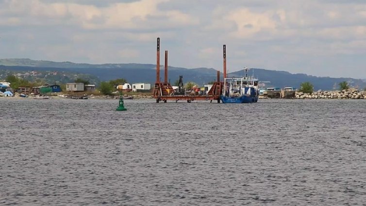 Над 20 млн. лв. ще струва ремонтът на тръбата под Варненското езеро