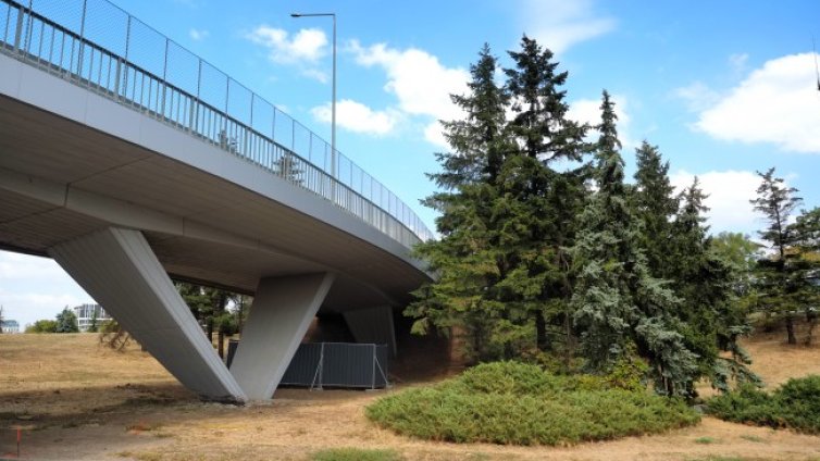На моста на бул. &ldquo;България&rdquo; ще бъде изградено скеле