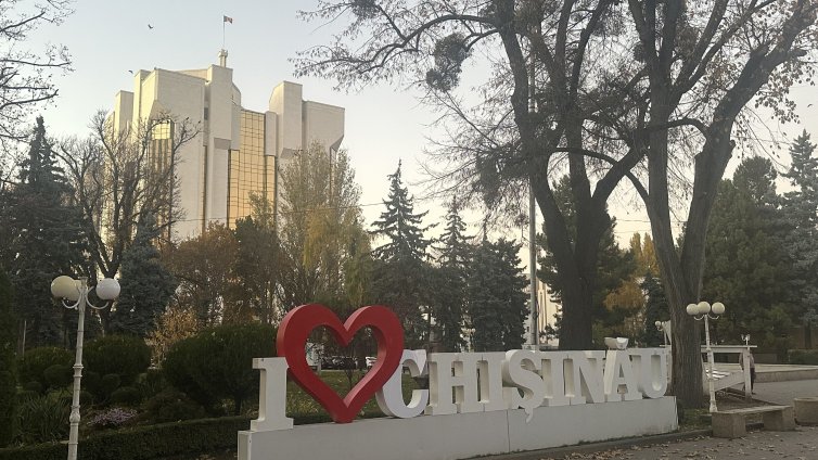 Кишинев - градът, в който виното обединява Гьоринг, Георги Първанов, Гагарин и Путин