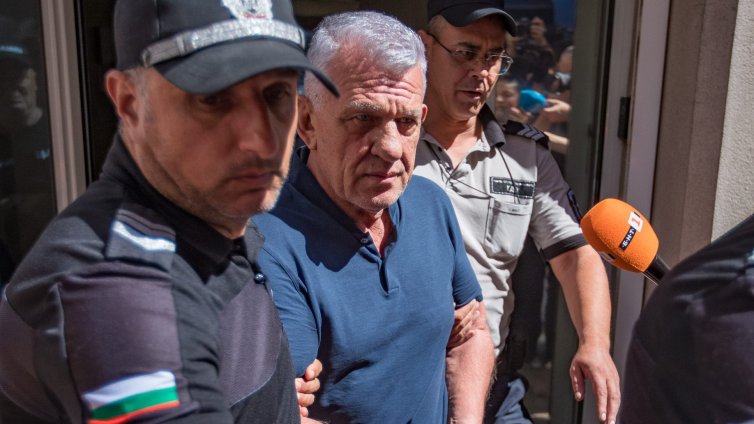 Адвокатът на Паскал: Парите му са с легален произход 