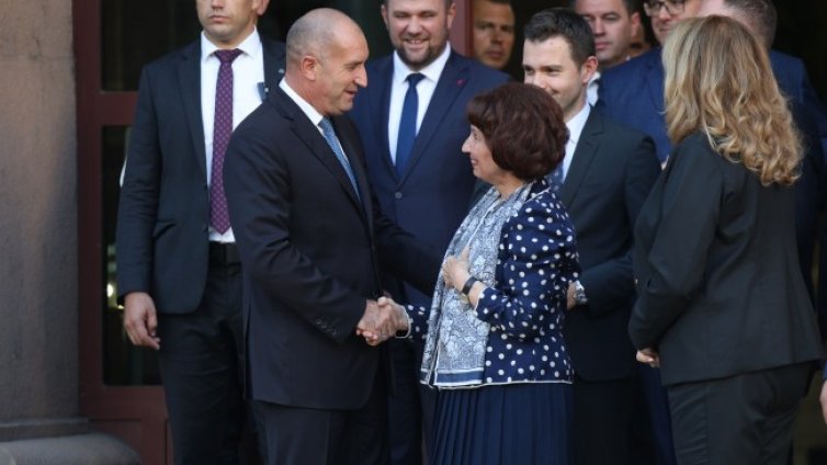 РСМ иска обяснение за липсата на македонско знаме на срещата с Радев