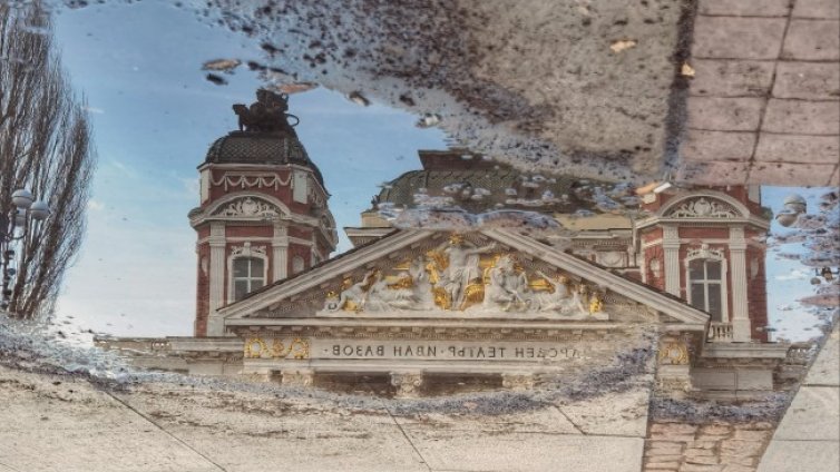 Дъждовно и облачно време и в петък, уикендът &ndash; слънчев и топъл