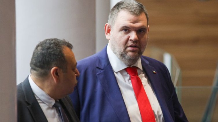 Пеевски със сигнал за съдебен процес за възродителния процес