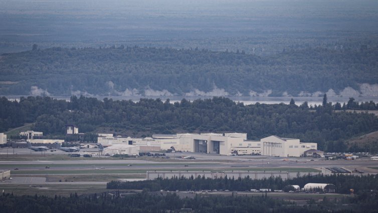 Руски делегати са настанени в студентски общежития в Аляска