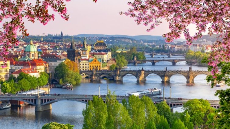 Пътуване през вековете: Прага &ndash; град на замъците, парковете и бирата