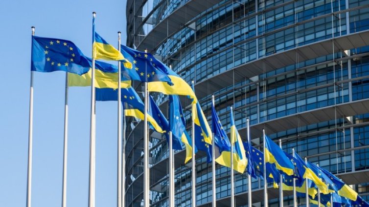 ЕП одобри 35 млрд. евро финансова помощ за Украйна