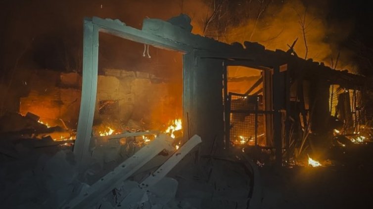 Дрон удари жилищна сграда в Киев
