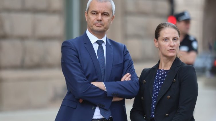 Костадинов: Гласувах да сме пример, не присмех