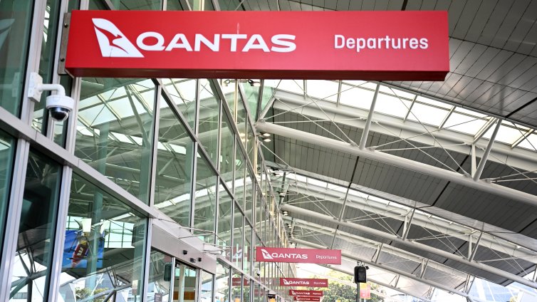 Авиокомпания съобщи за изтичането на данни на 5,7 милиона клиенти