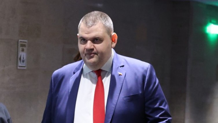 Пеевски: Мандат Йончева да преговаря за освобождаване моряците ни от &bdquo;Галакси Лийдър&ldquo;