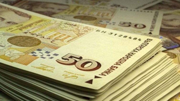Задигнаха каса с 27 000 лева от център за гуми