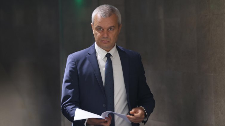Костадинов: Правителството крие визитата на Урсула фон дер Лайен от страх