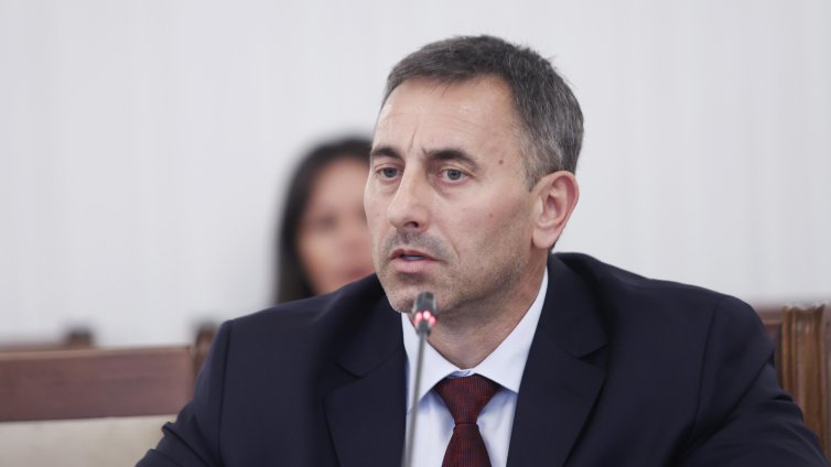 Спецов: "Лукойл" е предявил иск за 3 млрд. евро срещу България